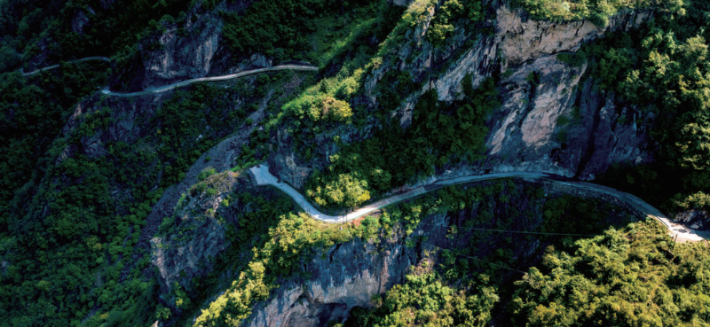 通往竹山村的翻山路