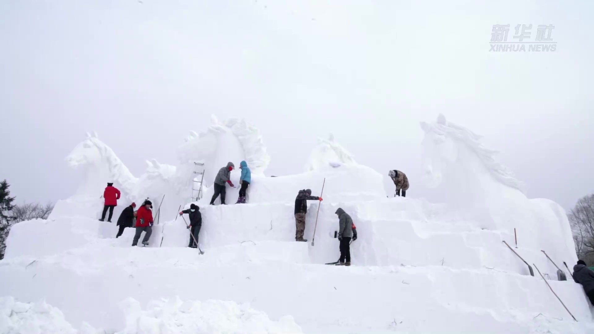 太阳岛雪博会：筑起“雪世界”