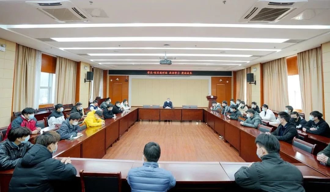 江西机电职院校长花严红深入学生群体开展“面对面”交流活动