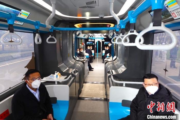 图为列车内部。 张远 摄