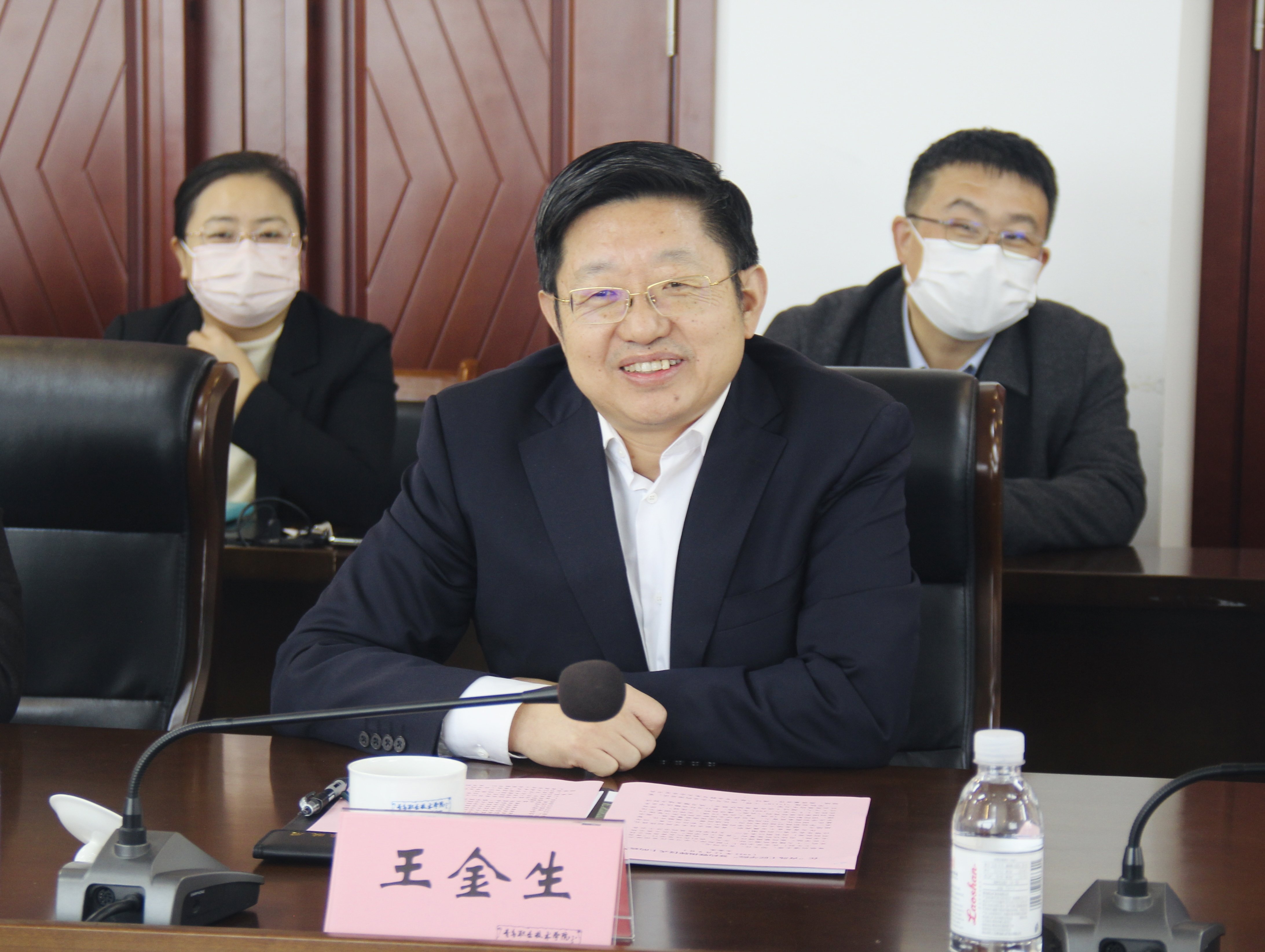 王金生在致辞中表示,学校将充分发挥自身优势,整合各方资源,在市总