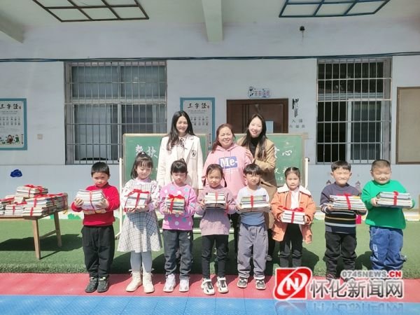 （市幼儿园组织开展“文化润童心”图书捐赠活动）