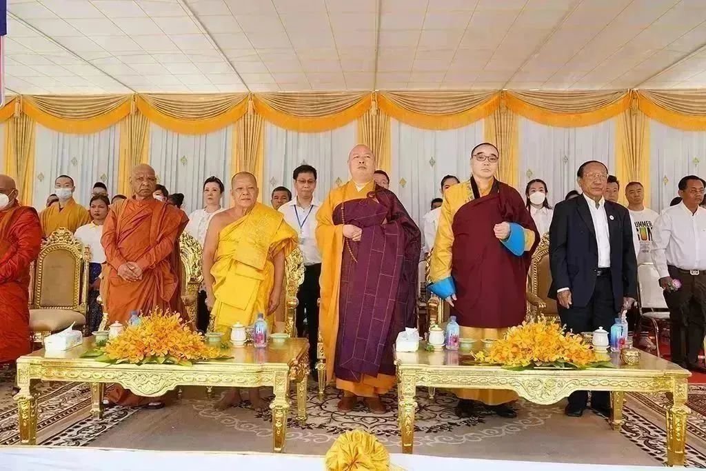 南海佛教圆桌会首次出海!18个国家地区三大语系高僧共祈世界和平