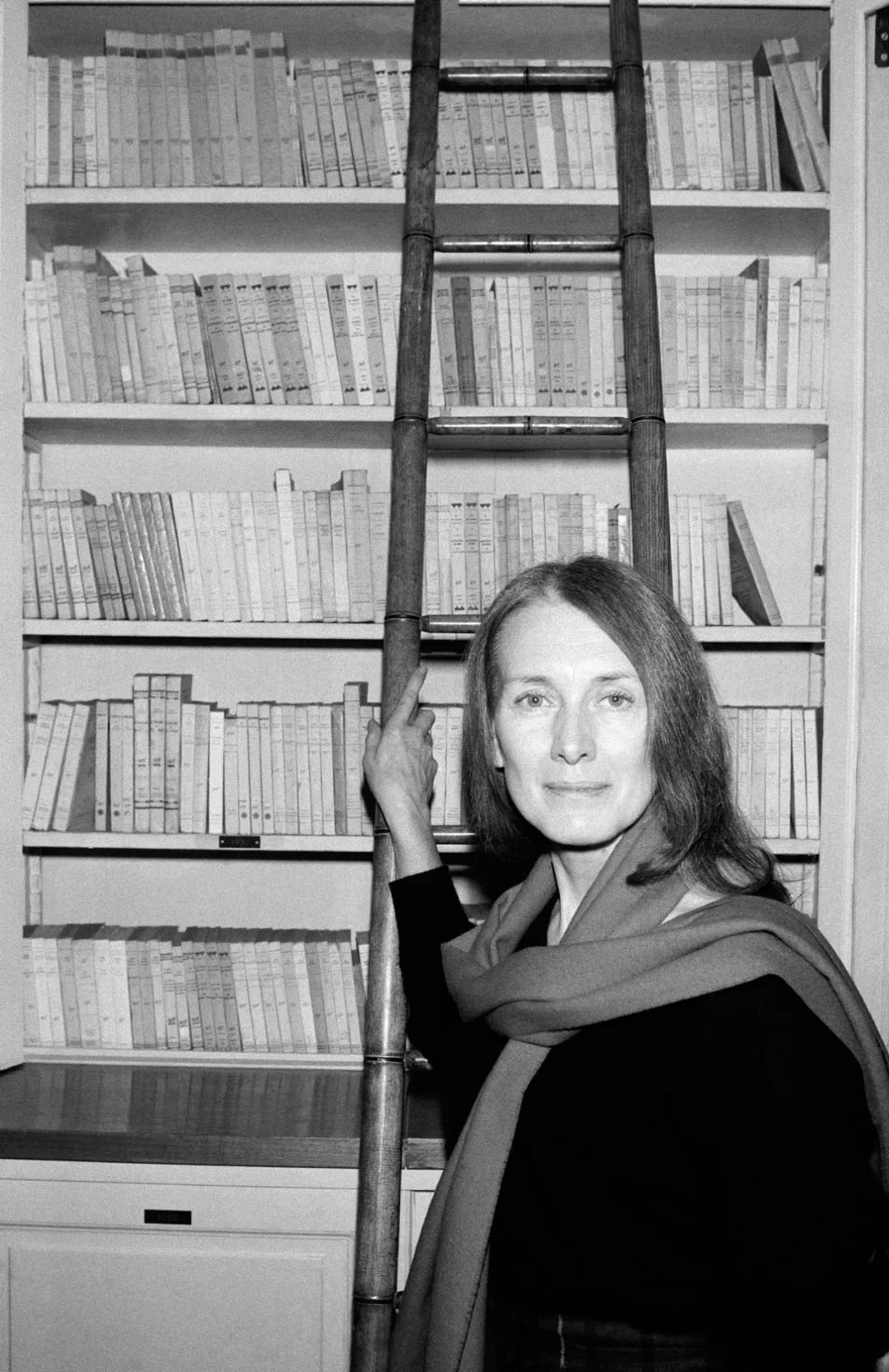 1984年，安妮·埃尔诺因其著作《位置》（La place）在法国巴黎获得雷诺多奖。