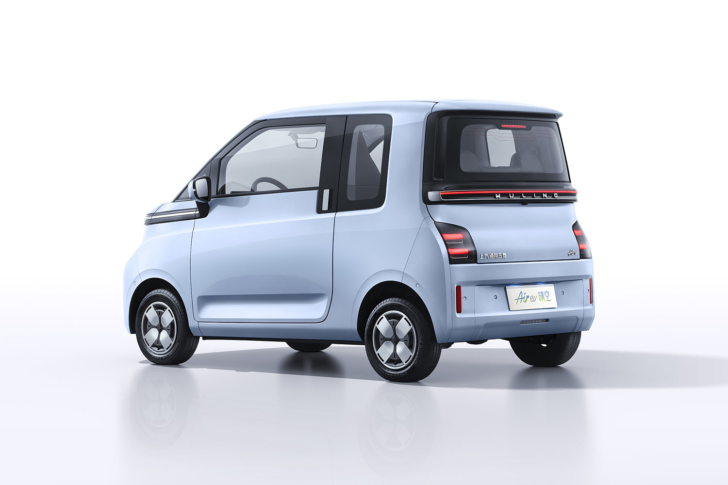 五菱新能源首款全球车Air ev晴空上市，售价6.78-8.28万元