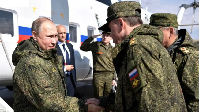 普京视察特别军事行动联合指挥部 与指挥官单独会面