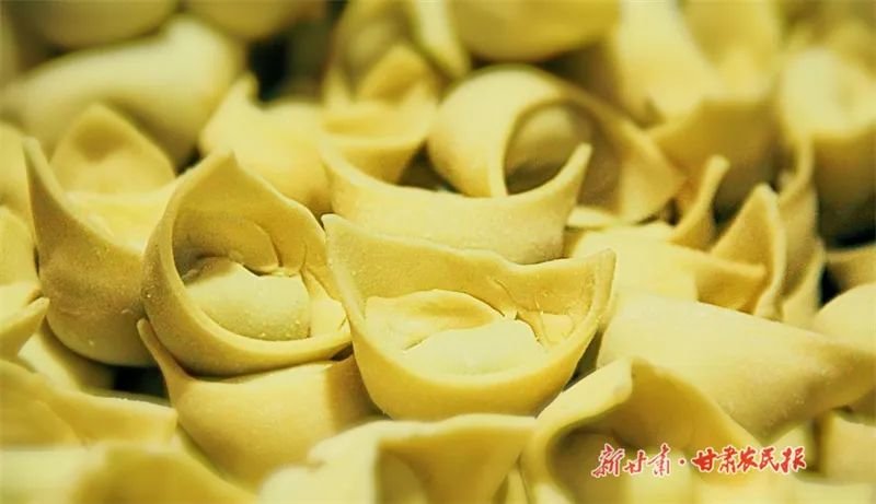 像“金元宝”的扁食