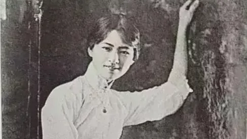 不愧是民国才女！林徽因碍于校规不能上建筑系，却旁听完所有课程