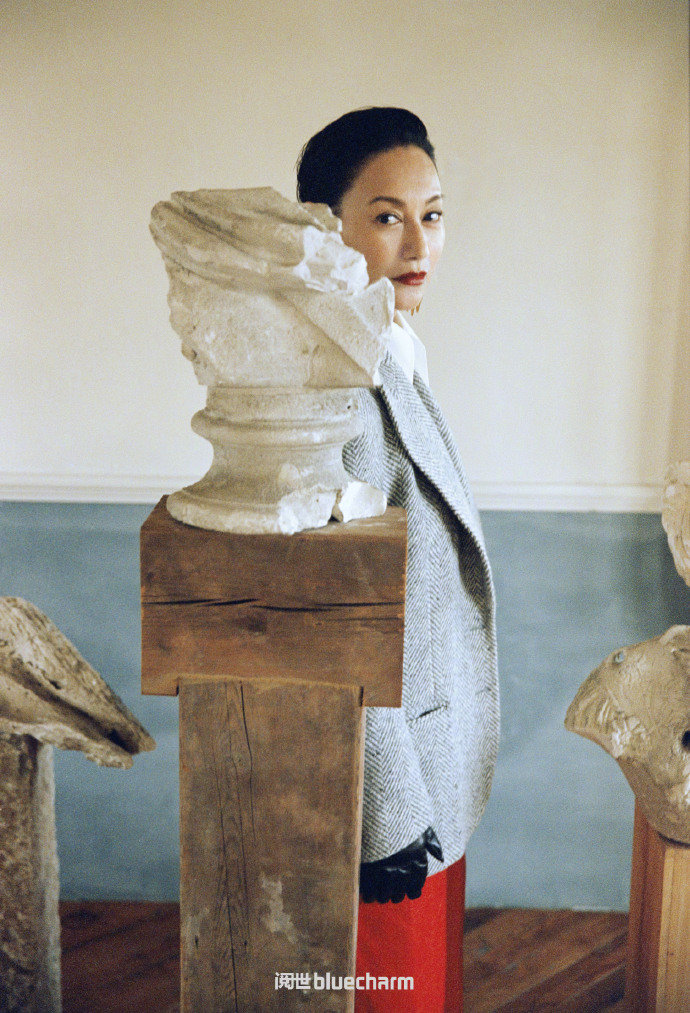 惠英红杂志大片 展现岁月赋予的优雅与从容_凤凰网时尚_凤凰网