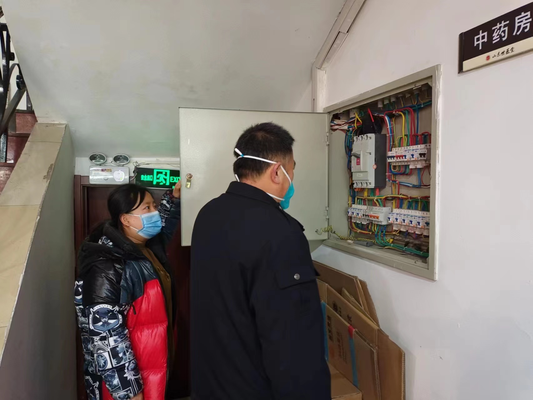 筑牢防线 确保安全:镇江路街道深入开展冬季安全生产大检查