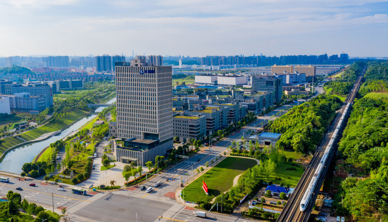 长株潭三市产业既拥有各自特色和比较优势，又在同创同兴的道路上一步步强化协作。 长沙晚报全媒体记者 邹麟 摄