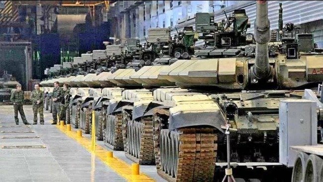 普京：军工企业必须提供前线所需武器