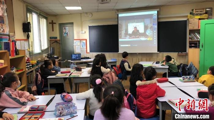 海外华裔青少年相聚“云端”学习中华文化讲好中国故事