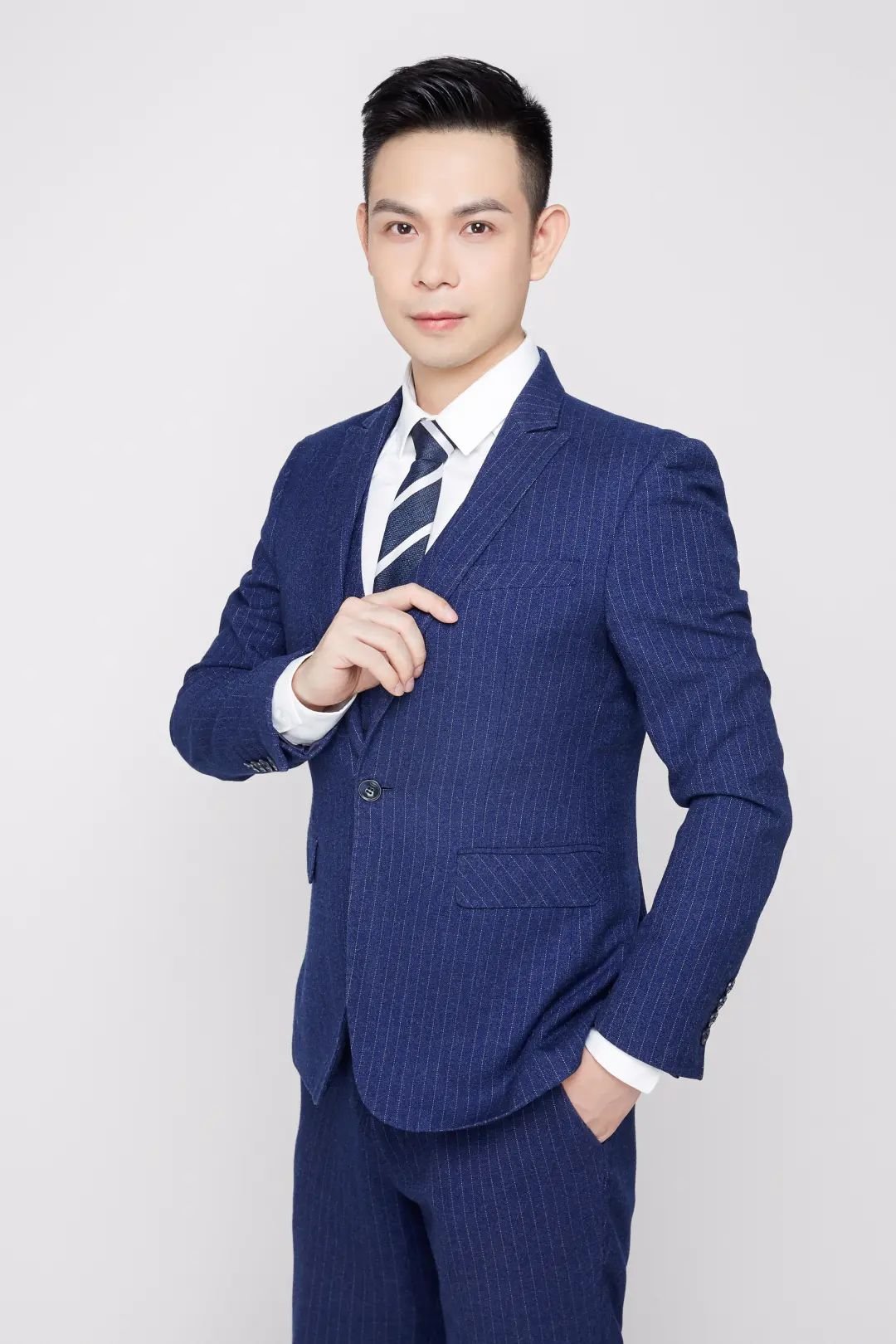 对话hwp吴俊杰丨仅仅2年,逃离的媒体人已达巅峰_凤凰网商业_凤凰网