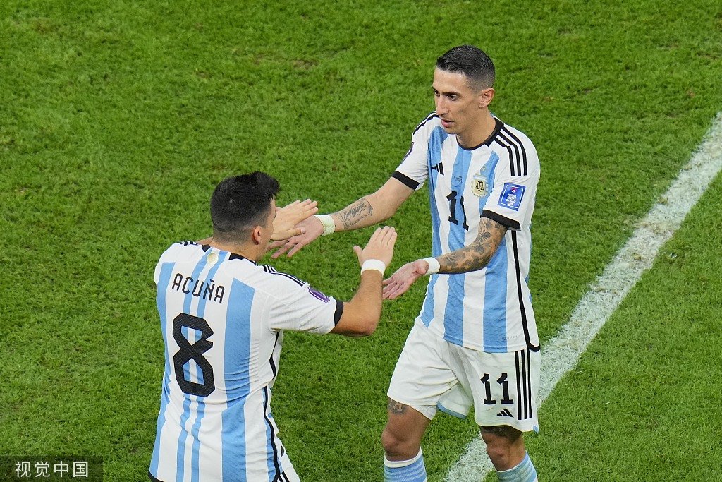 迪马利亚被换下，一度造成阿根廷队的混乱。