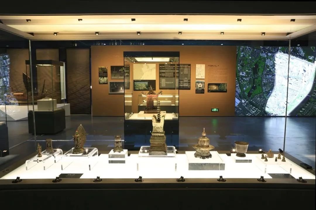 （“汇流-—宁波建城1200周年特展”中展出的天封塔地宫文物）