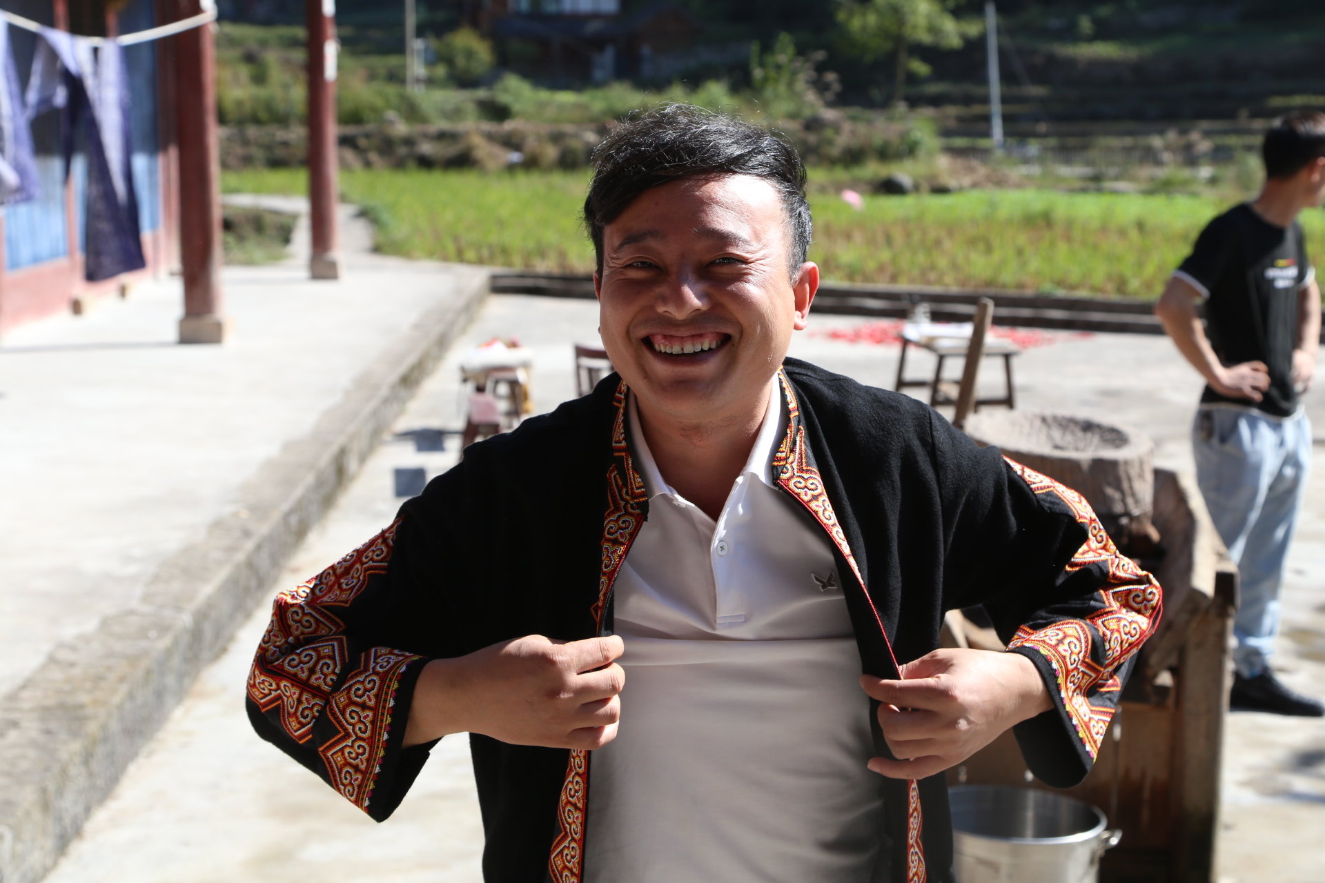 来田坝村五年后，王建平被乡亲们亲切地唤作“王书记”
