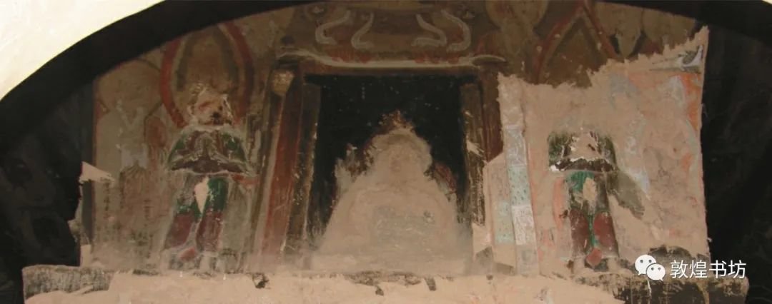 文殊山石窟萬佛洞中心柱正面上層闕形龕及底層壁畫