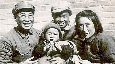 共产党早期会特工技能的只有三个人？其中一位成了开国大将