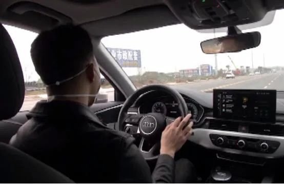 奥迪新车被喷二遍漆 吉安华宏名奥公司被指欺诈