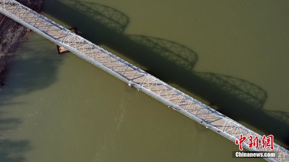 航拍冬日黄河兰州段