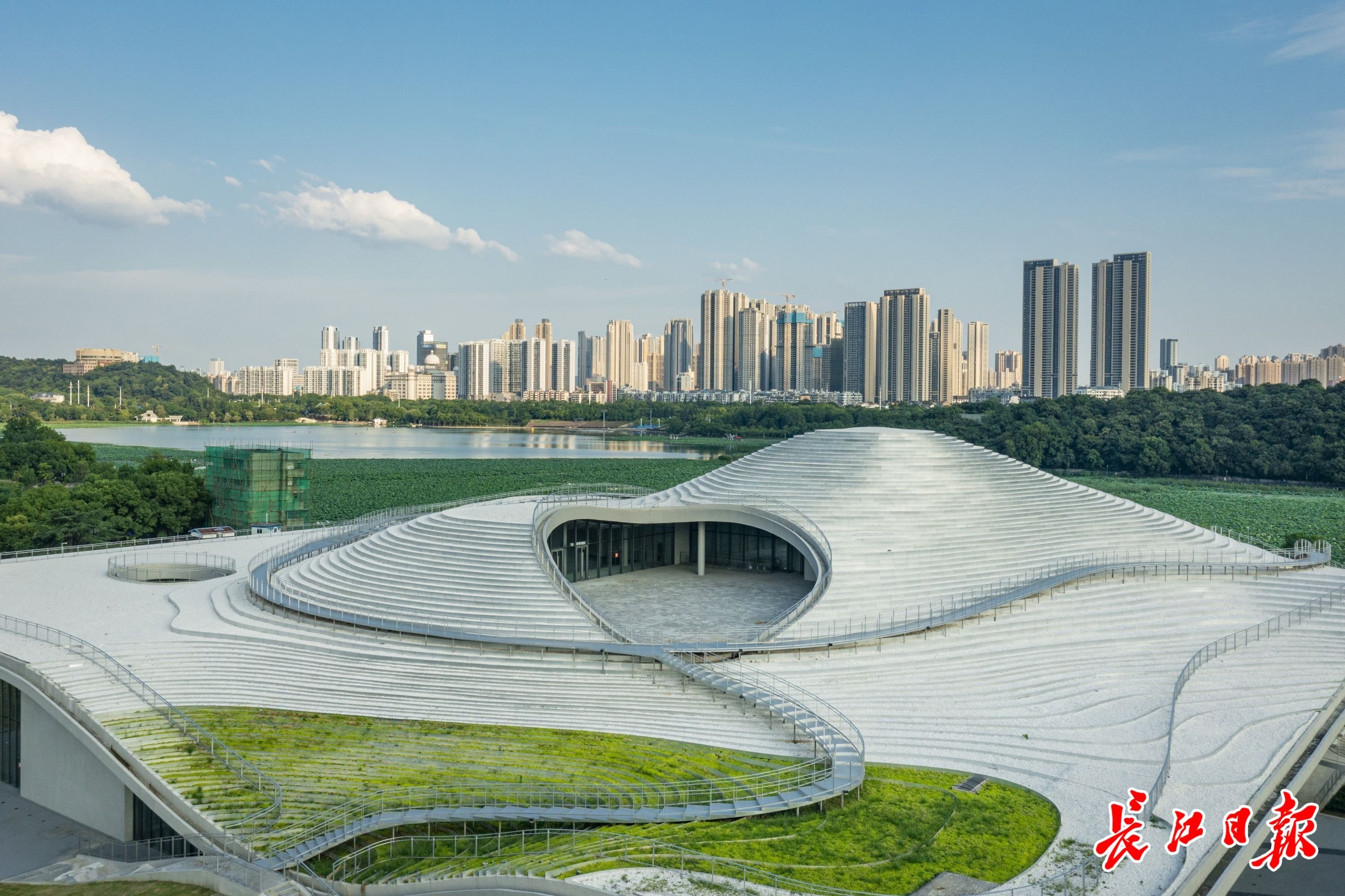 即将开馆的武汉美术馆（琴台馆）外景。记者胡冬冬 摄