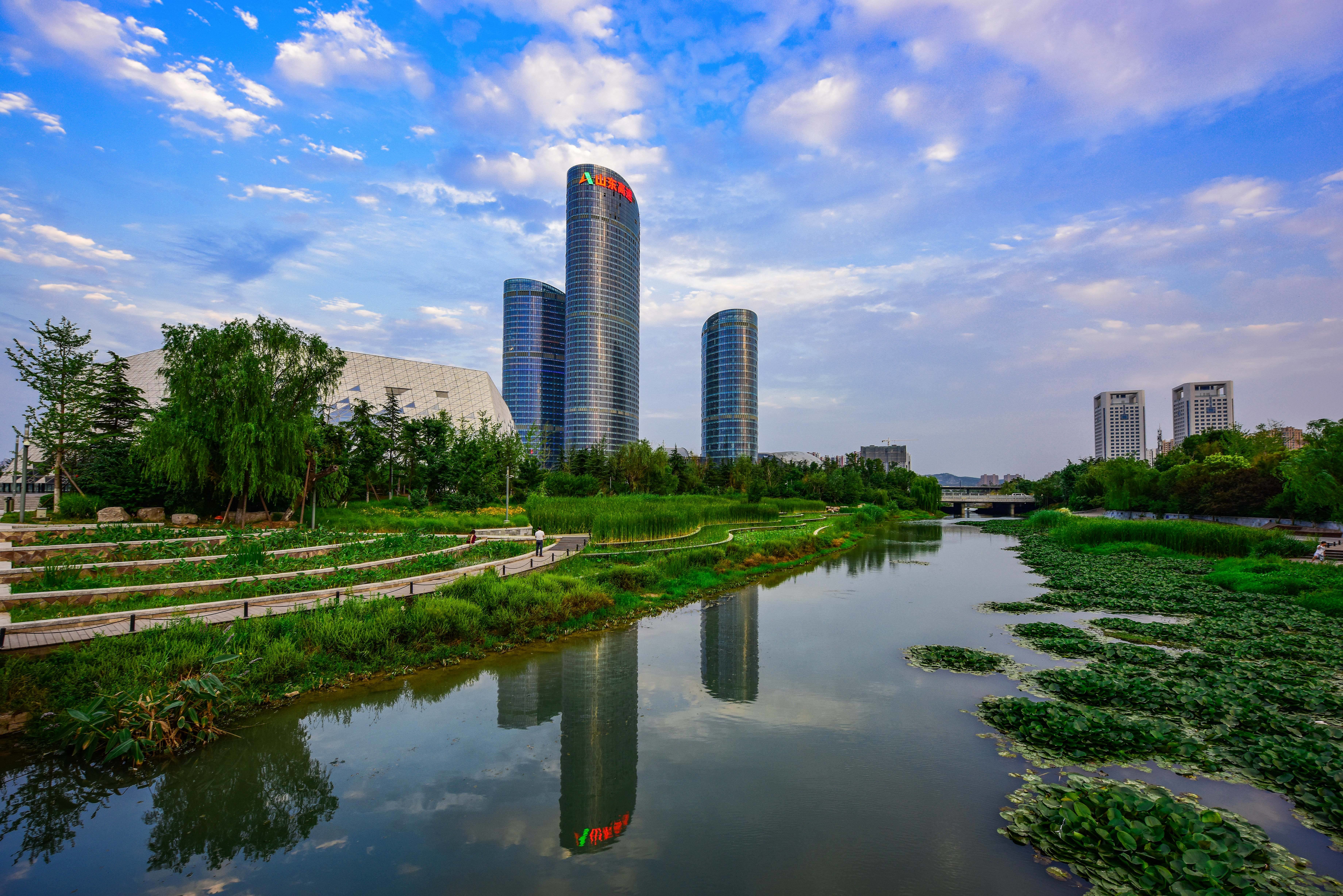 腊山河水质优良清可见底