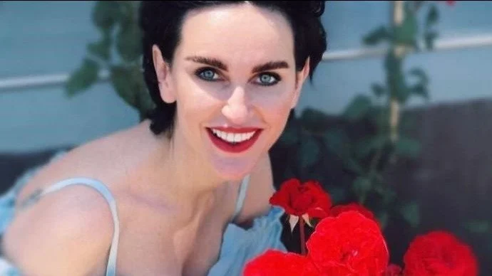 凤凰早报|新冠肺炎更名为新冠感染 1月8日起取消入境全员核酸和集中隔离