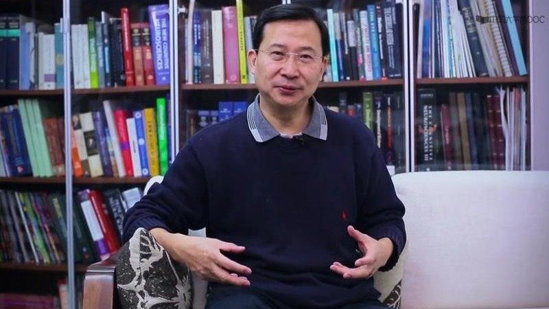 凤凰晚报|舆论质疑正厅级大学校长开公司是否违法;健康码将退出舞台