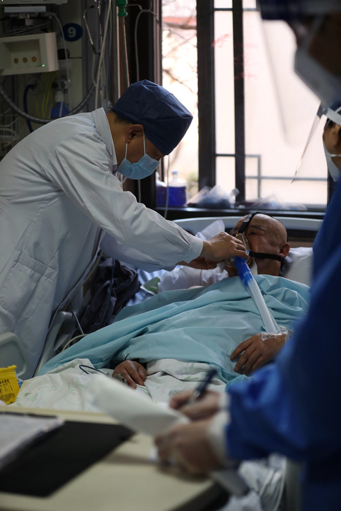 北京重症病房。图片来源:人民日报健康客户端