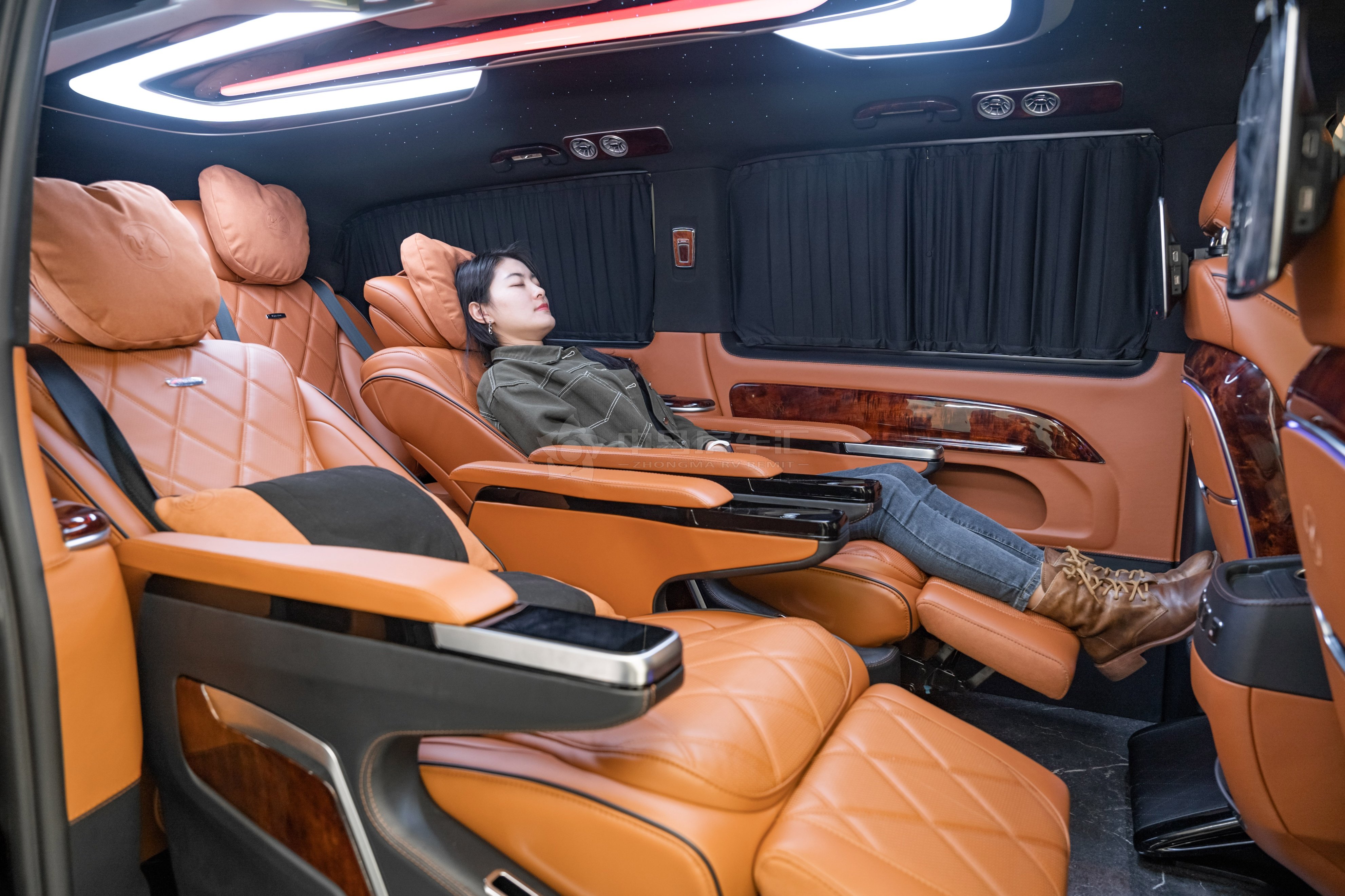 奔驰v260威霆商务车七座2023最新款报价