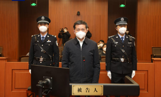 协助公司违规“挖矿”的落马副手肖毅受审受贿1.25亿余元
