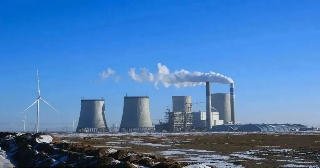 "重量级"变压器运抵施工现场 瓜州戈壁又迎"巨无霸"