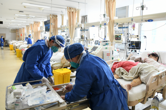 南大二附院呼吸与危重症医学科：“疫”路坚守，全力奋战