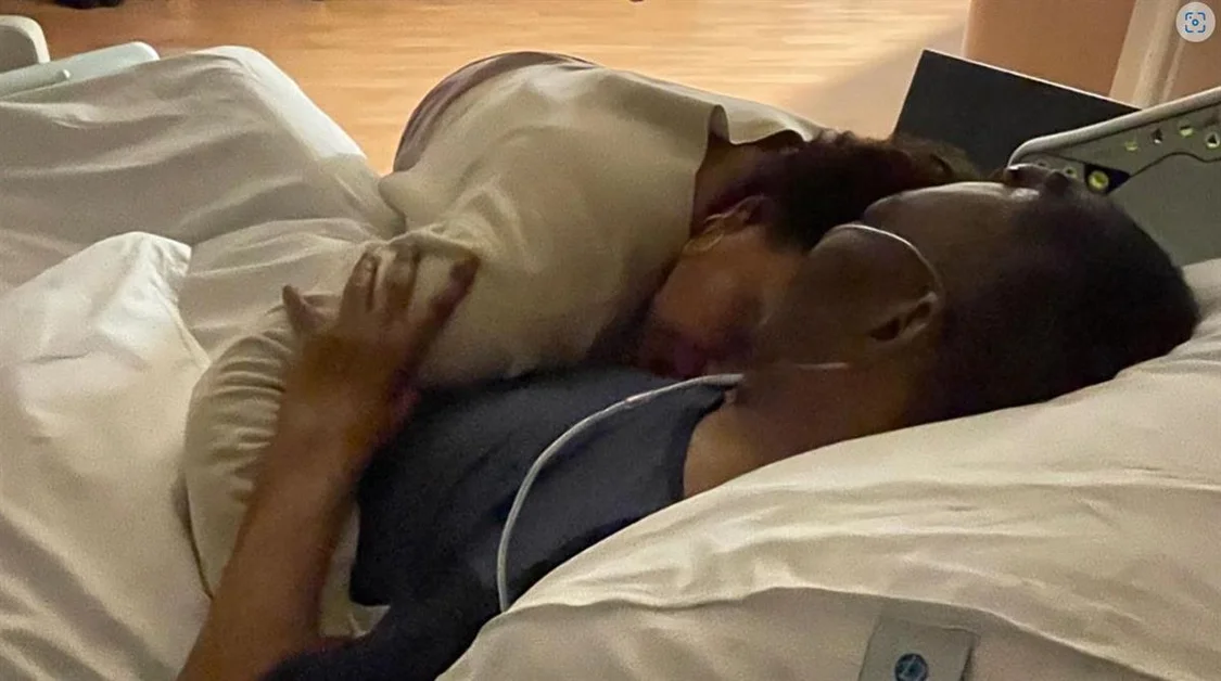 凤凰早报|浙江高峰期日新增或超200万;警方通报女子赠药遭踹门