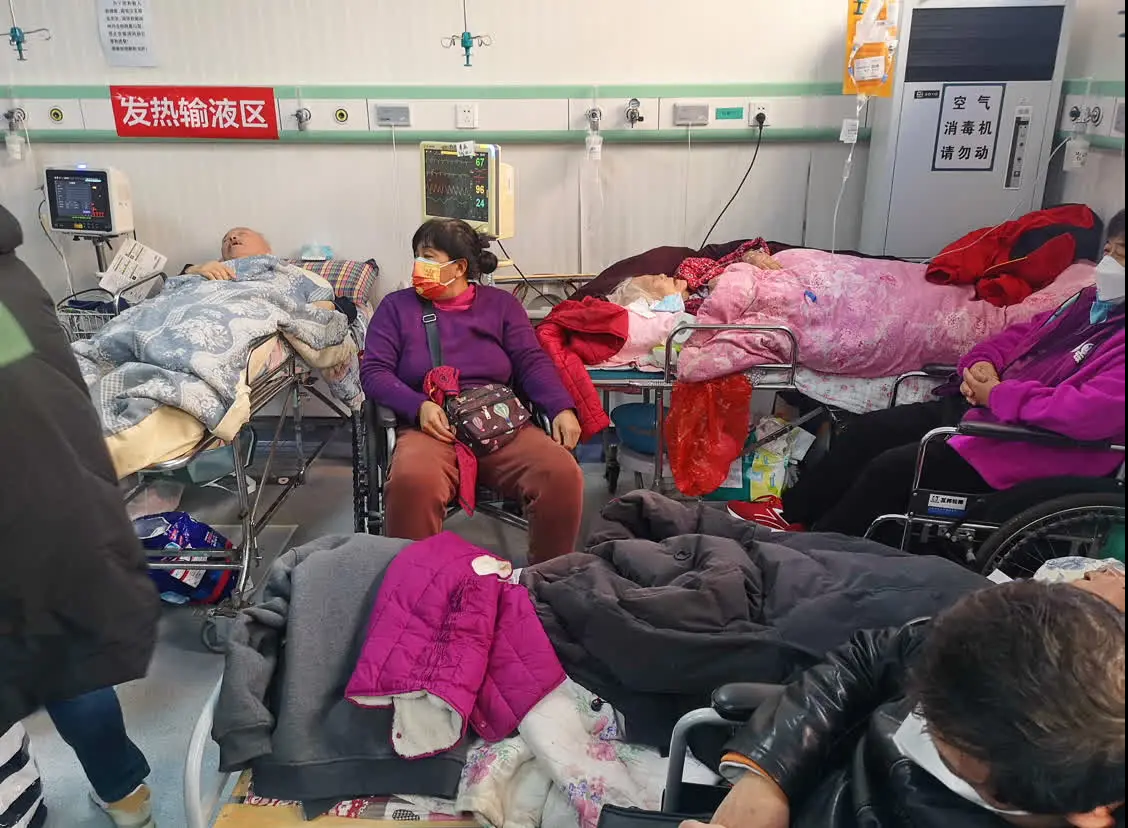 凤凰早报|新冠肺炎更名为新冠感染 1月8日起取消入境全员核酸和集中隔离