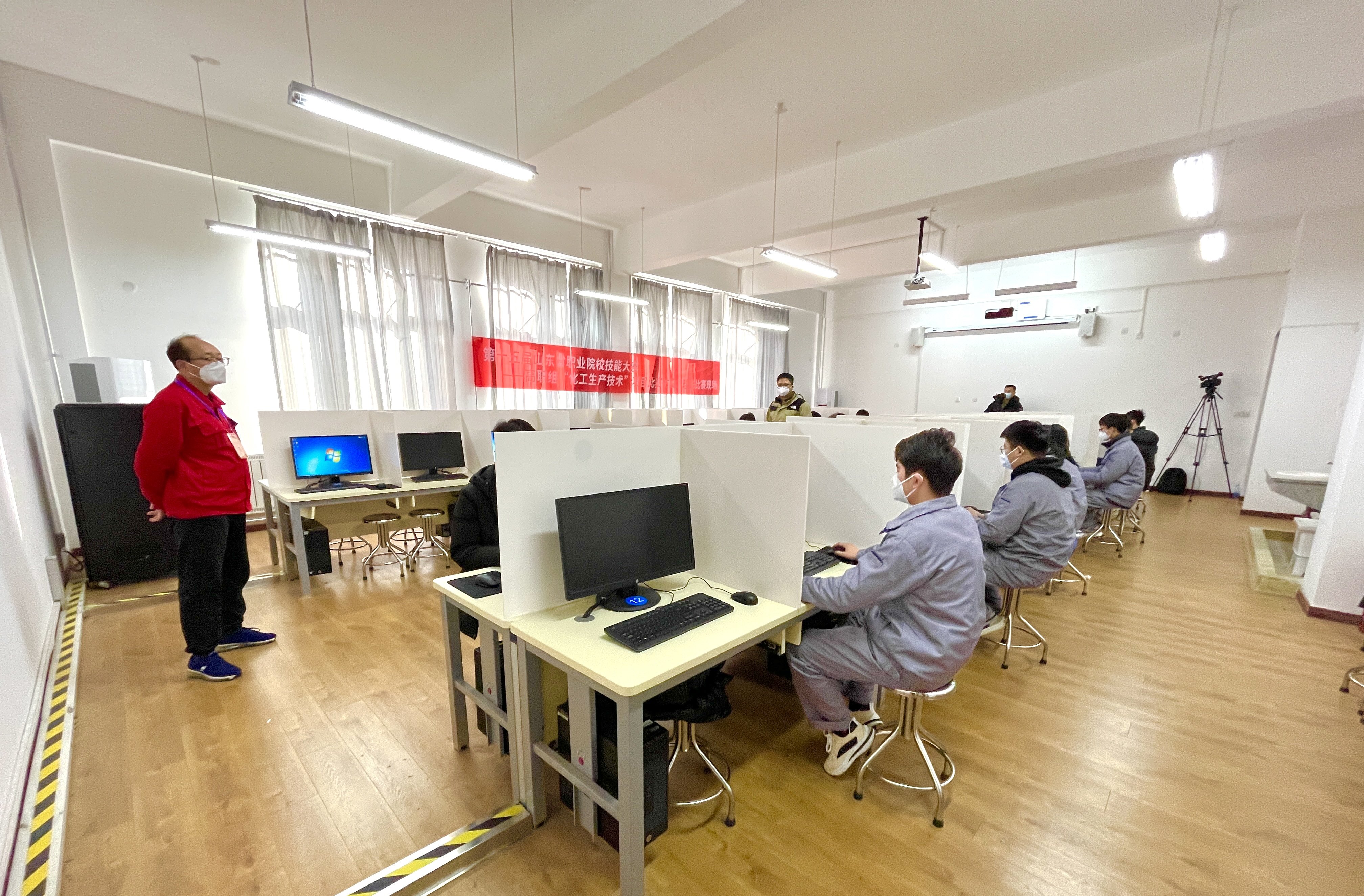 青岛职业技术学院成功承办第15届山东省职业院校技能大赛高职组“化工生产技术”赛项并获得第一名