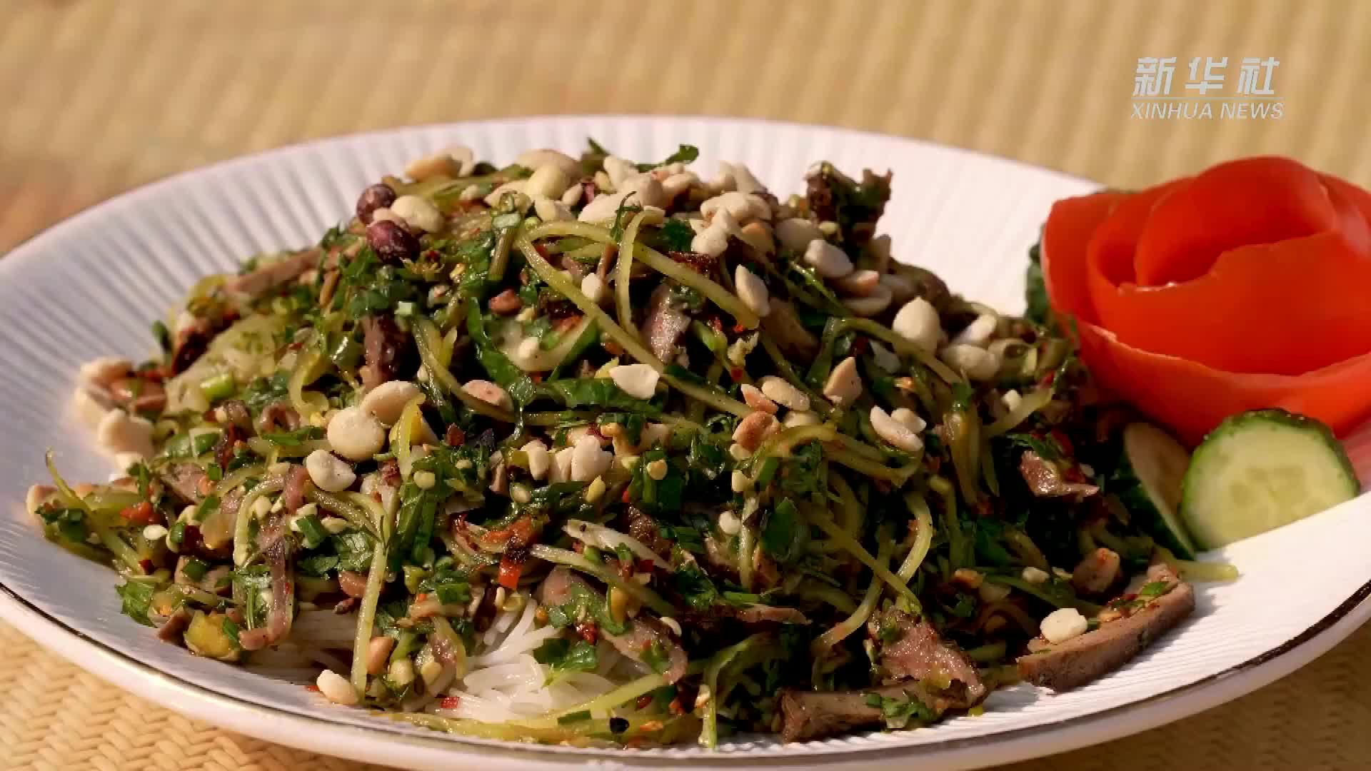 来云南西盟尝一碗“牛撒撇”米线