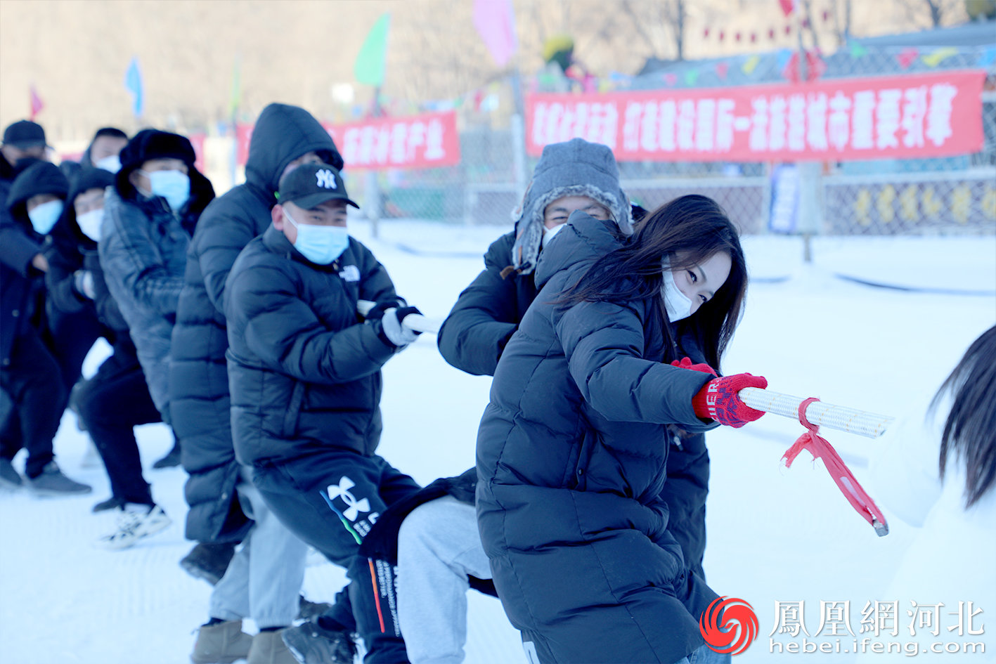 尽享冰雪运动快乐！秦皇岛市第七届全民健身趣味冰雪运动会举行