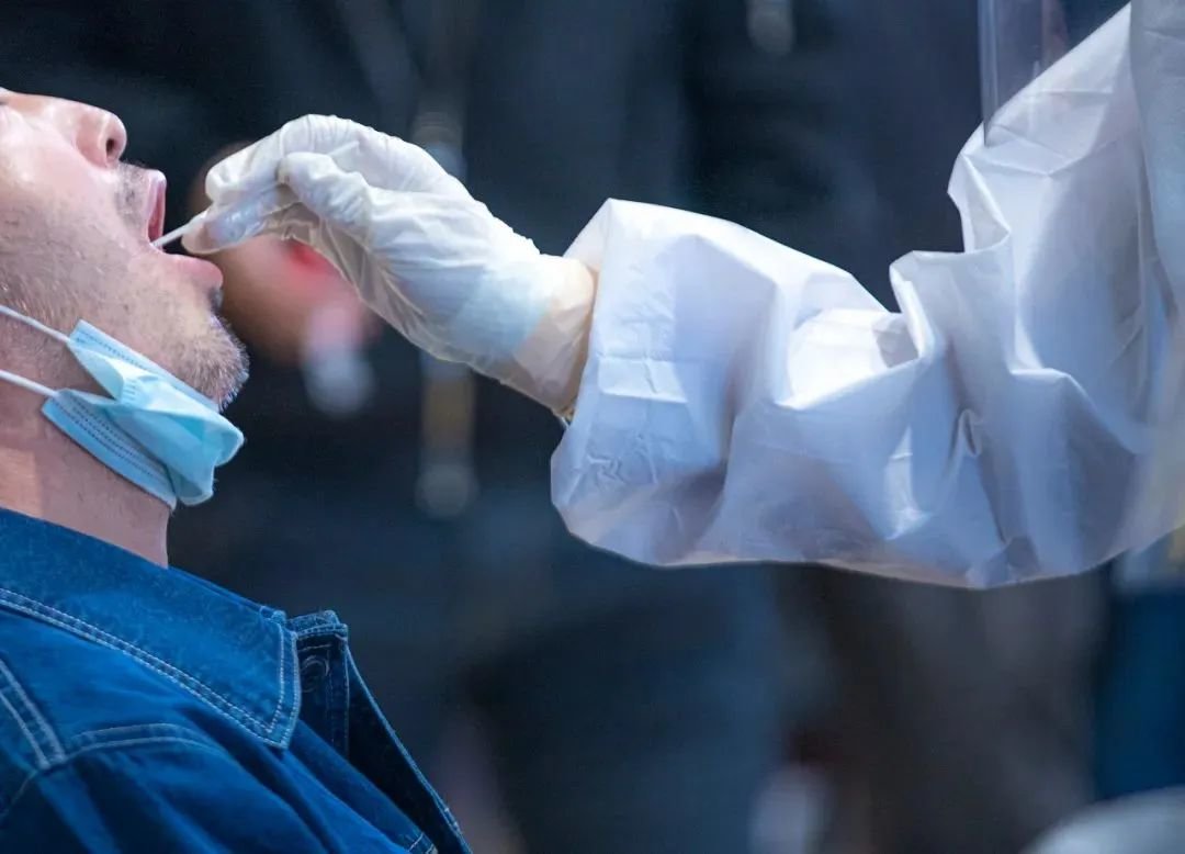 这次为什么给医生发钱,网上一片叫好?就是因为这三年来,许许多多事让大家看明白了,绝大多数医患矛盾不是医生的责任啊。