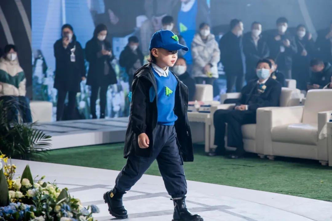 望江服装城盛大开园首届望江童装秀开秀