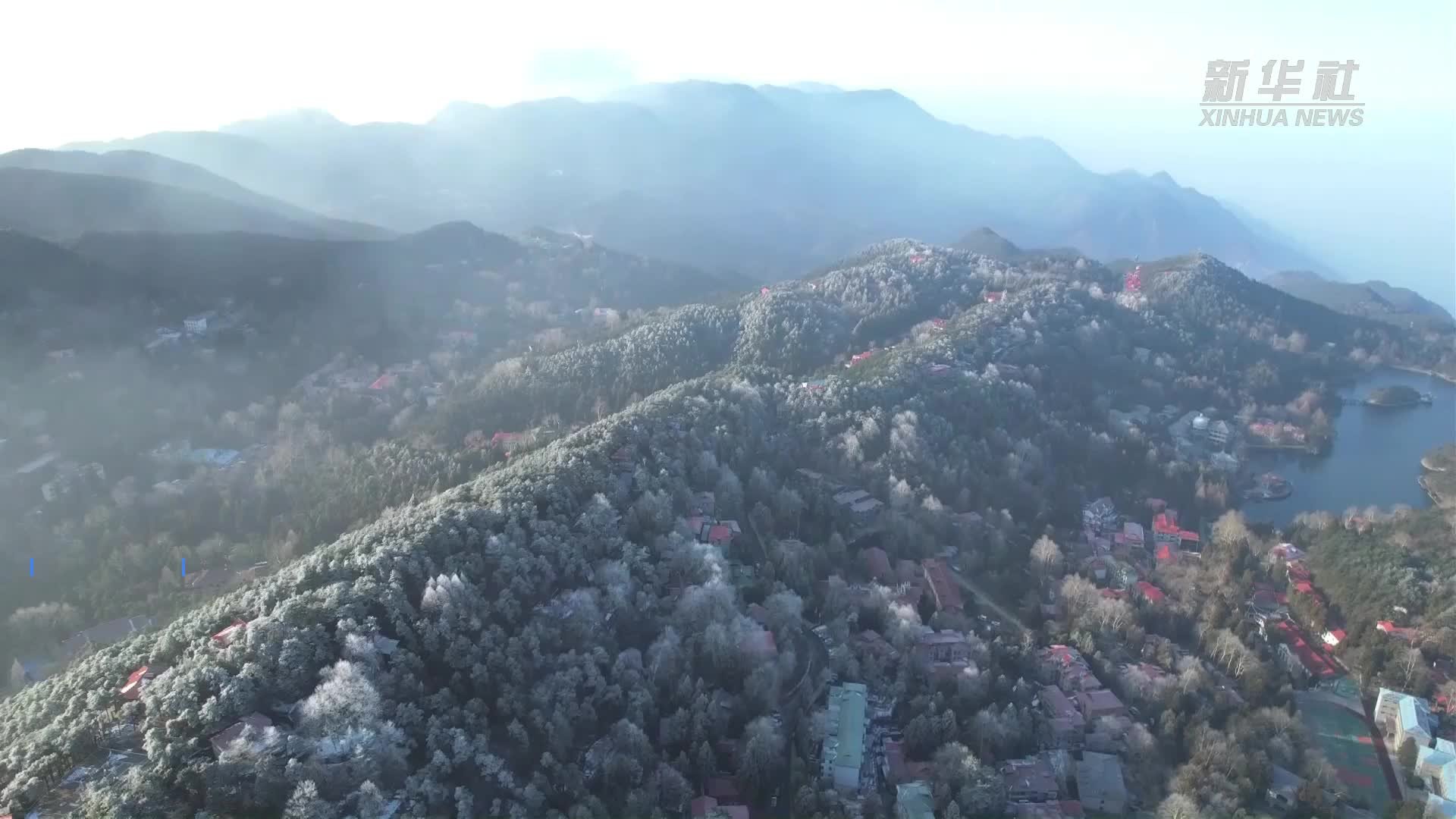 新年首秀：庐山现雾凇云海景观