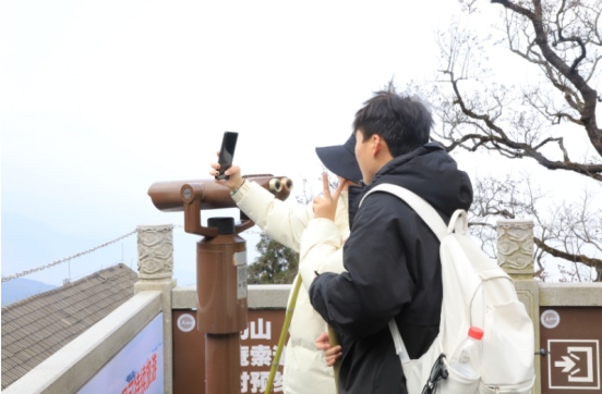 萍乡武功山:元旦假期人如潮 精彩活动迎客来