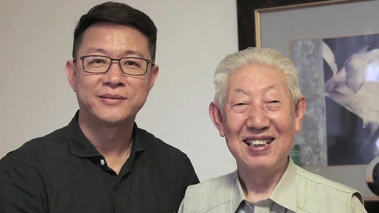 医人更医心！李建平同患者和家属保持良好关系，有的还成为十多年的老朋友