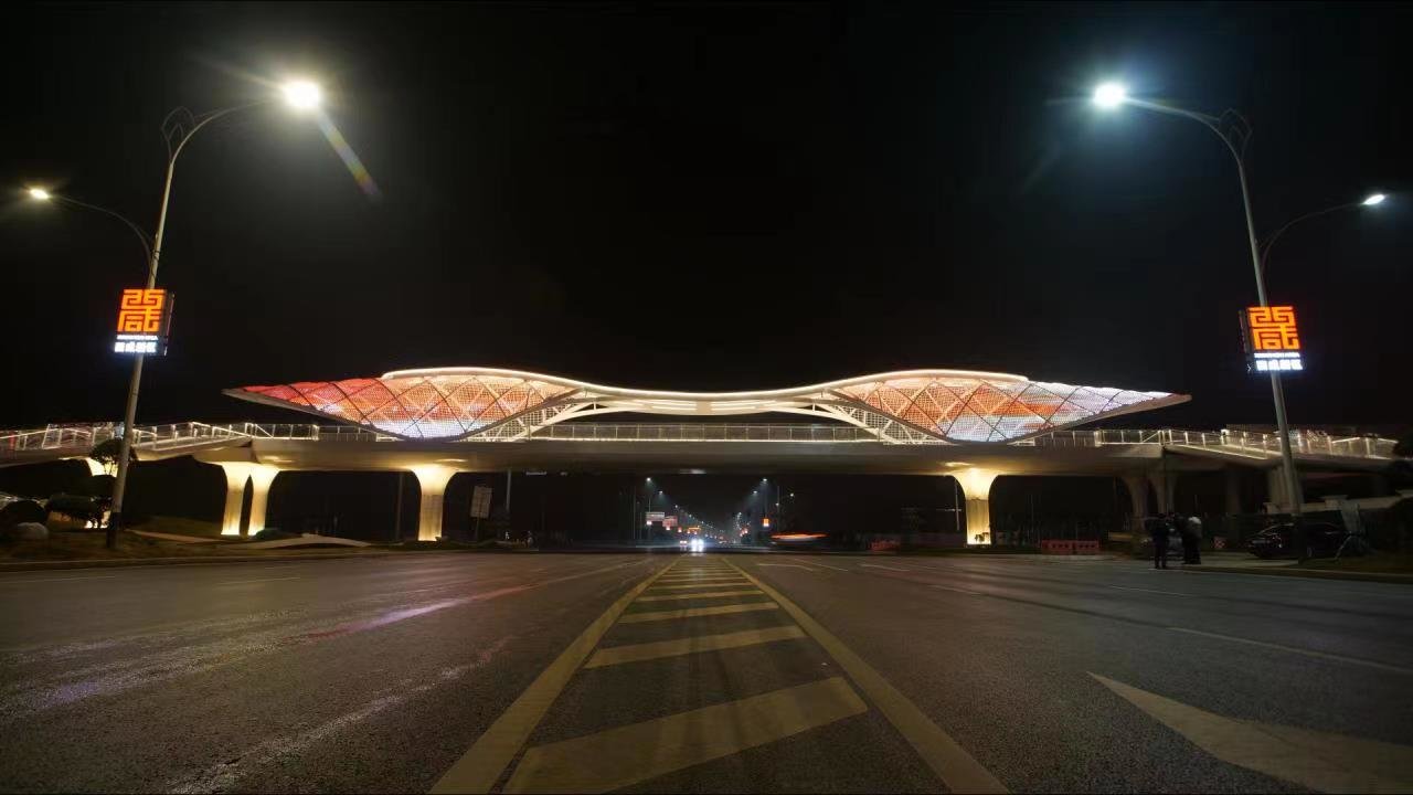 西咸新区首座多曲面异形空间钢结构人行天桥启用凤凰网陕西_凤凰网