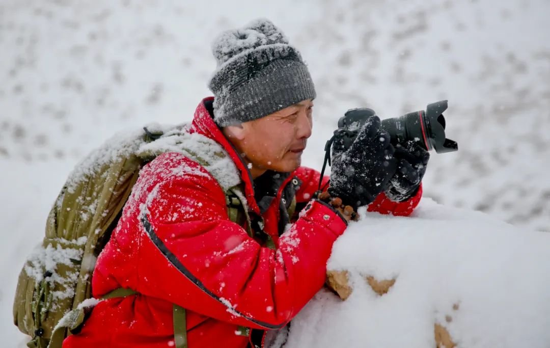 跟随这名摄影记者，“镜”观不平凡的张掖2022