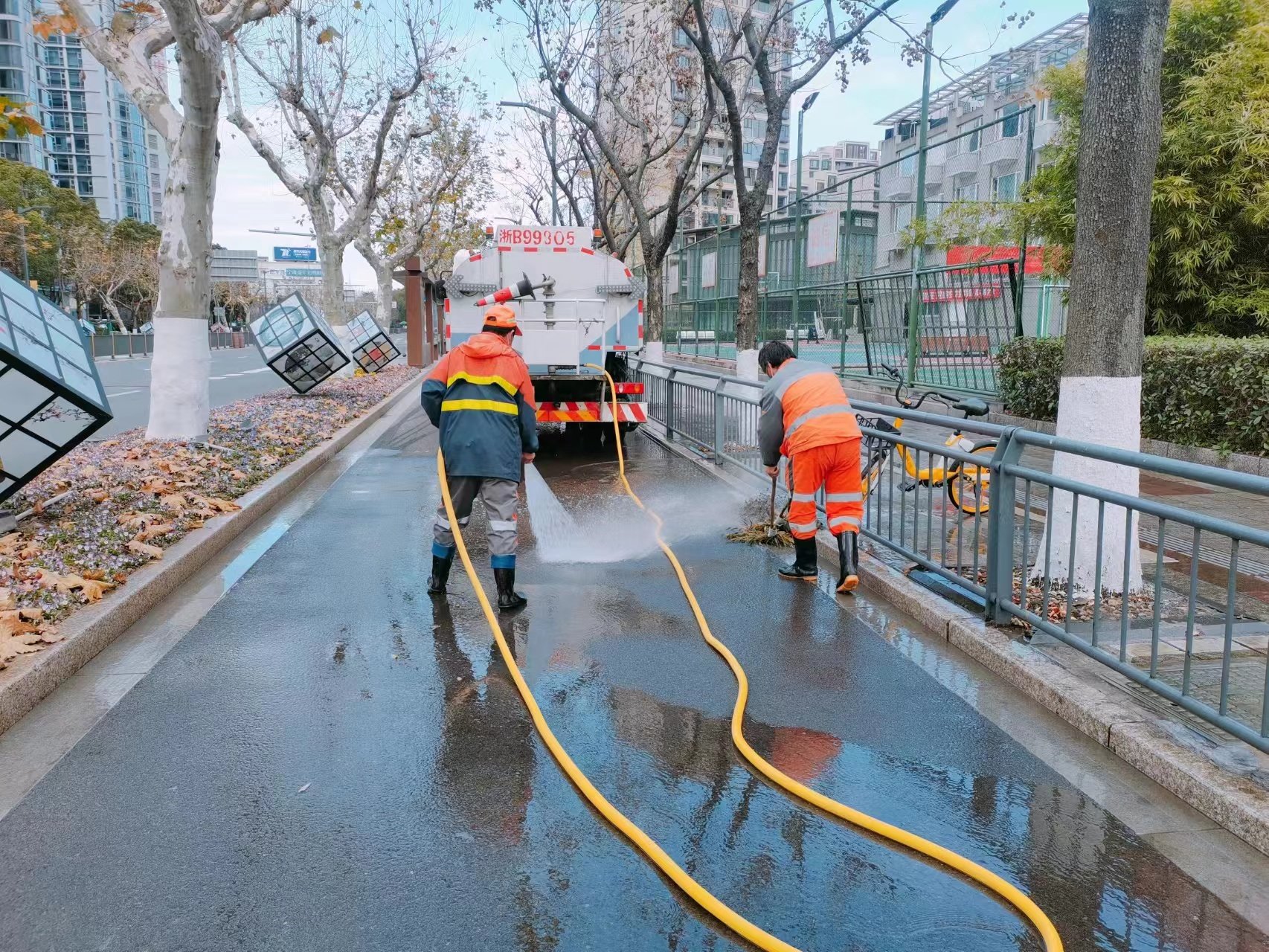 江北区开展“市容环境大扫除,干干净净迎新春”活动