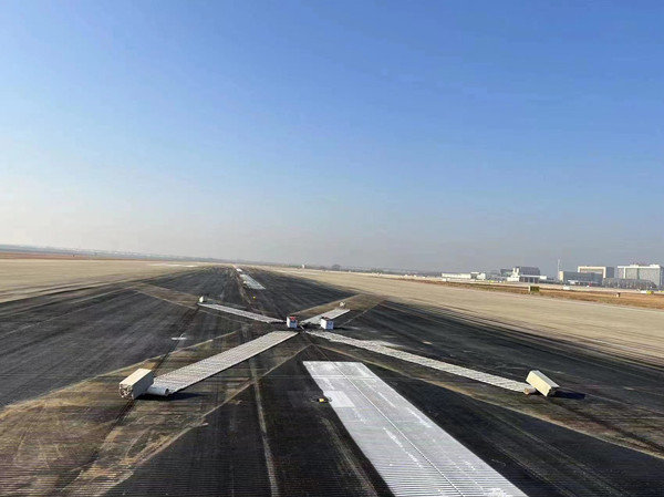 天河机场二跑道启用前的备用状态。
