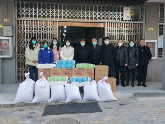 人大代表送温暖 心系群众暖民心 大集街道人大代表携手爱心企业开展走访慰问活动