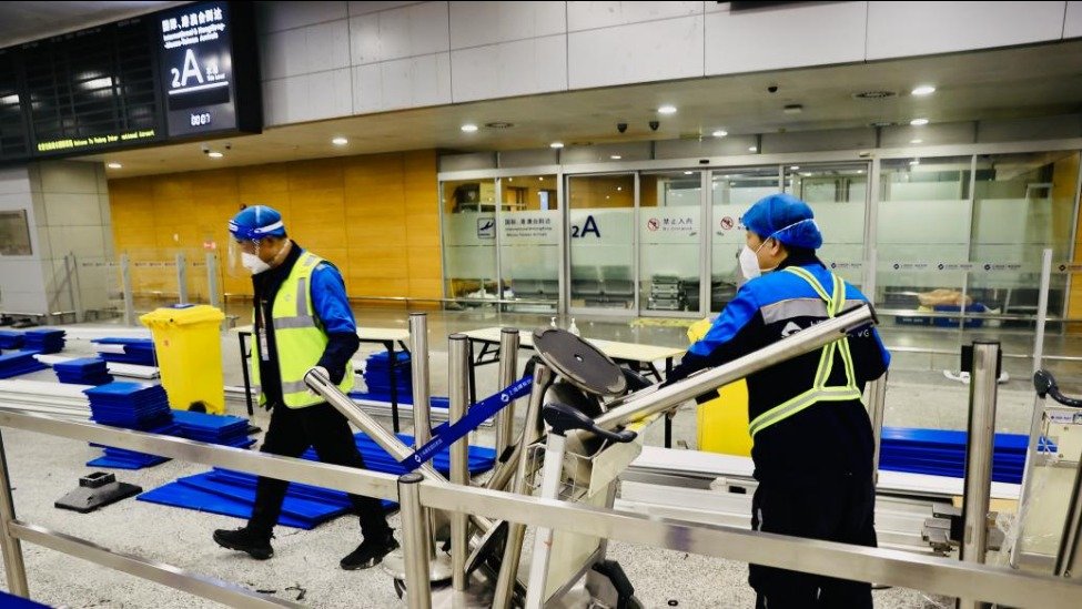 上海浦东机场入境旅客防疫隔离设施连夜拆除